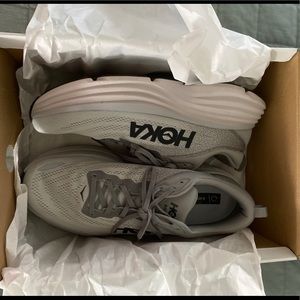 Men’s Hoka Bondi 8 tennis shoes